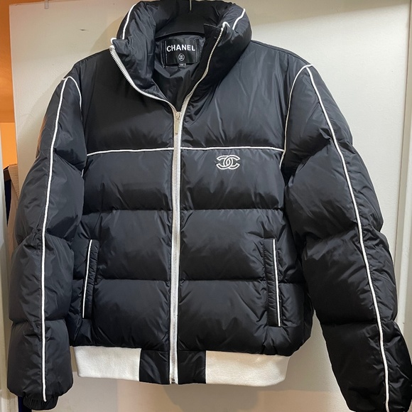 CHANEL Jackets & Blazers - CHANEL sz38 Black Down Puffer Jacket Coat